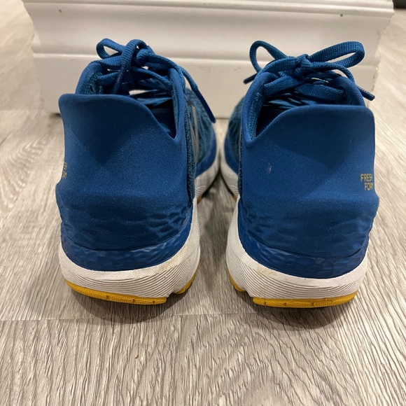 Little kids new balance fresh foam runner size 11.5 - Picture 2 of 5